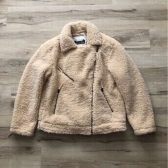 American Eagle Outfitters Jackets & Blazers - American Eagle Outfitters Tan Sherpa Bomber Jacket